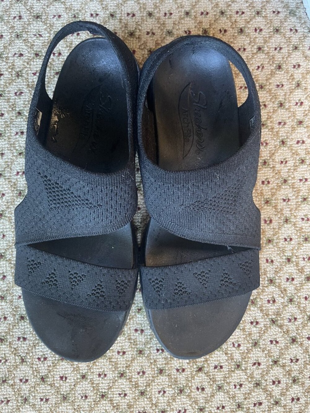Brand New Skechers Arch Fit Sandals - Brightest Day - Size 10